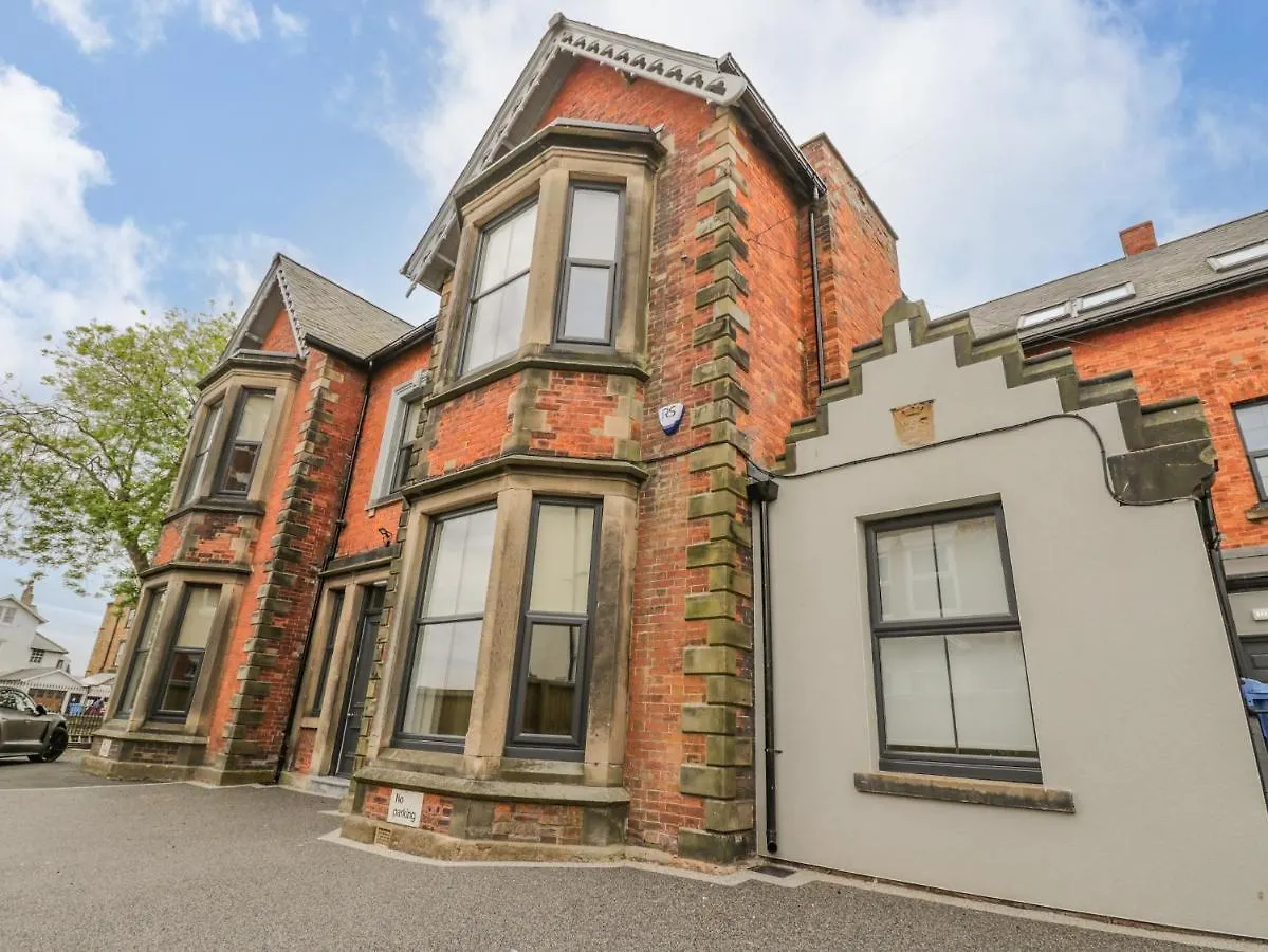 Villa Railway House Scarborough