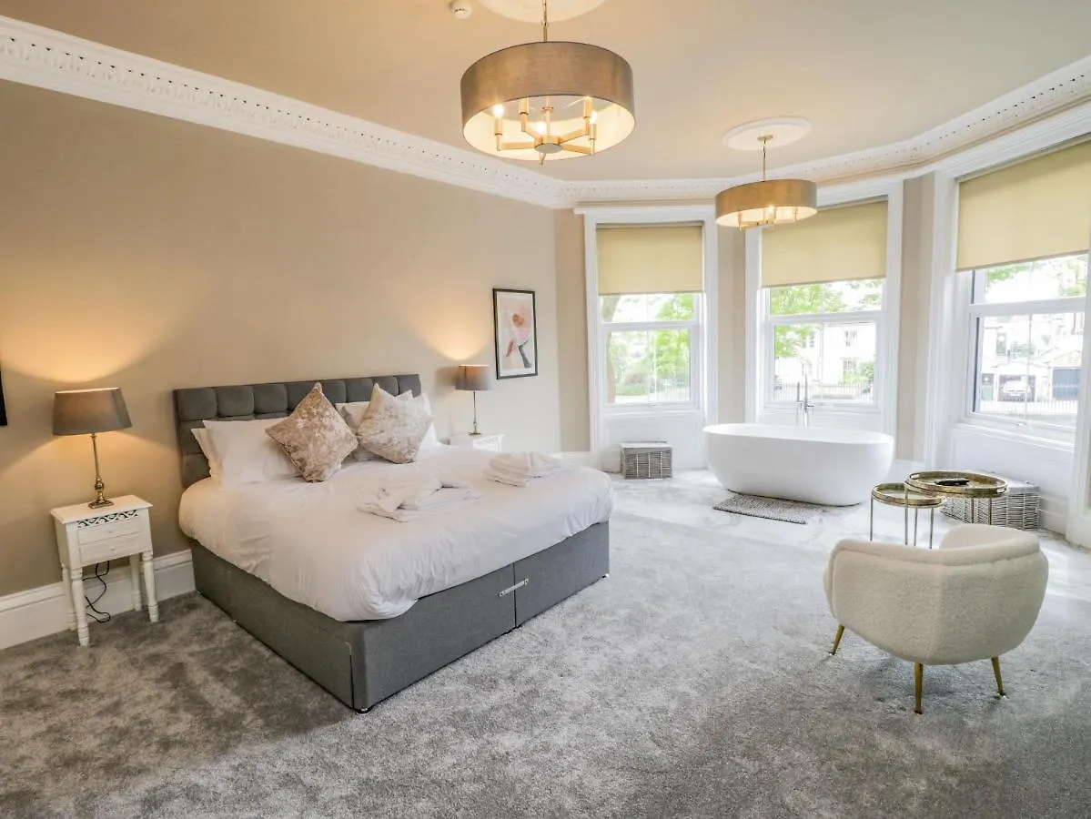 Villa Railway House Scarborough